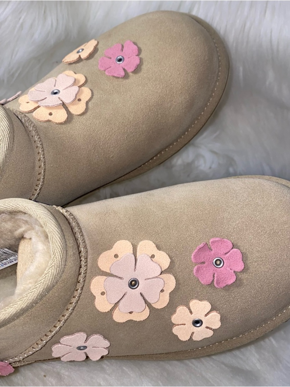 UGG Boots woman size 10 Floral Woman classic ultra mini fleur 
Mustard Seed - Picture 5 of 15